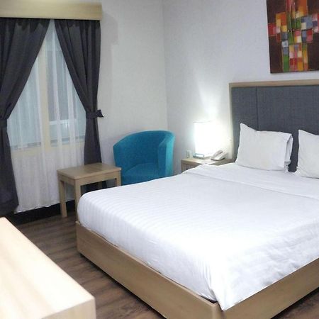 Orchardz Hotel Gajah Mada Понтіанак Екстер'єр фото