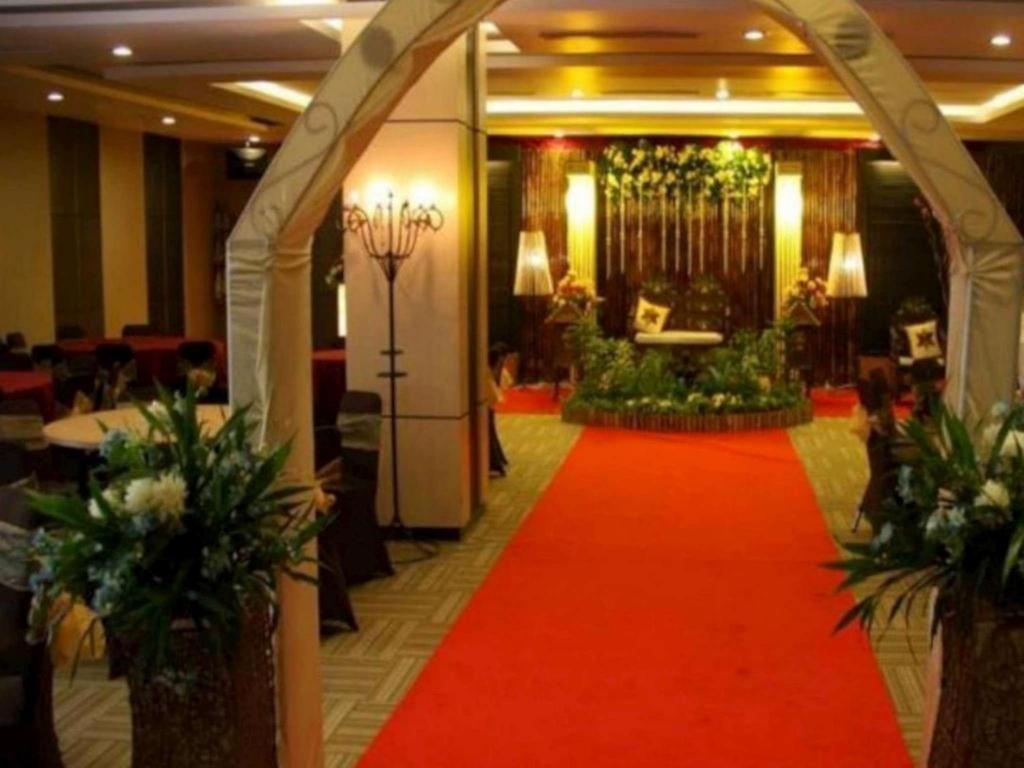 Orchardz Hotel Gajah Mada Понтіанак Екстер'єр фото