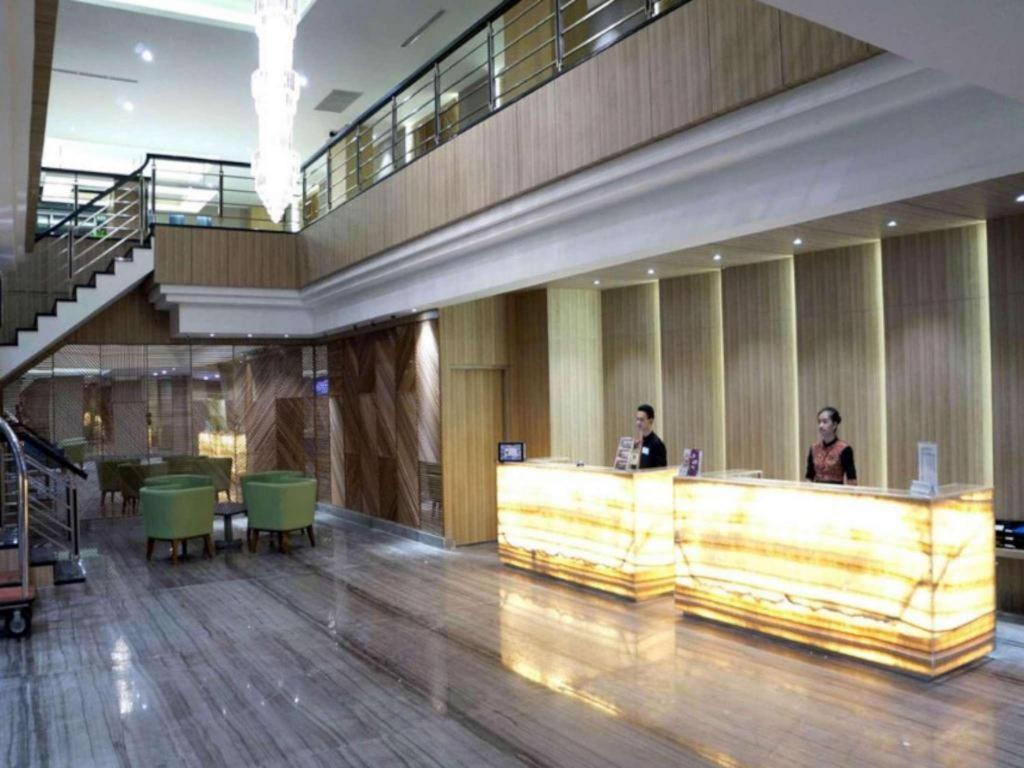 Orchardz Hotel Gajah Mada Понтіанак Екстер'єр фото
