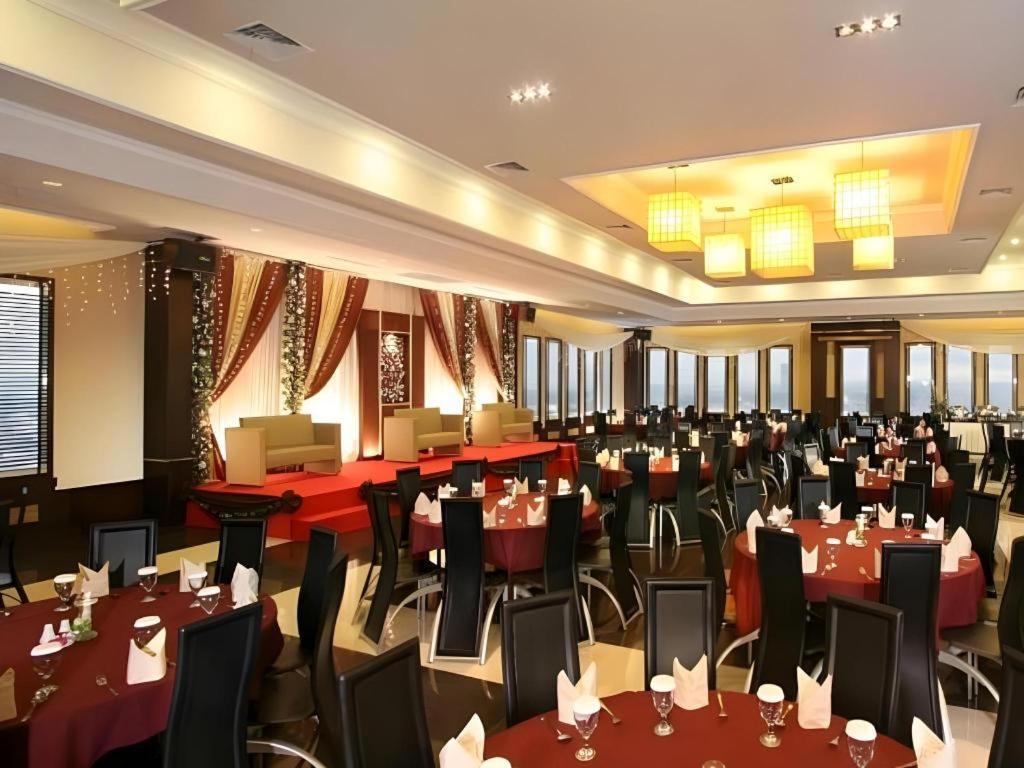 Orchardz Hotel Gajah Mada Понтіанак Екстер'єр фото