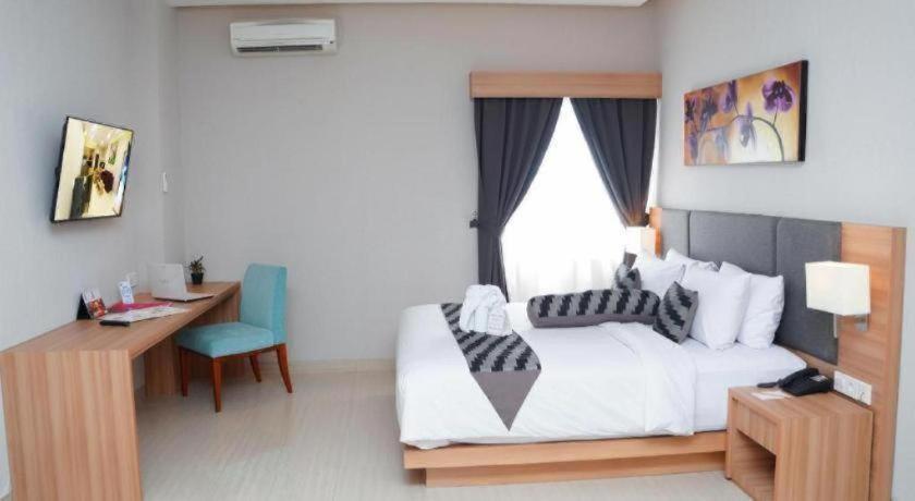Orchardz Hotel Gajah Mada Понтіанак Екстер'єр фото