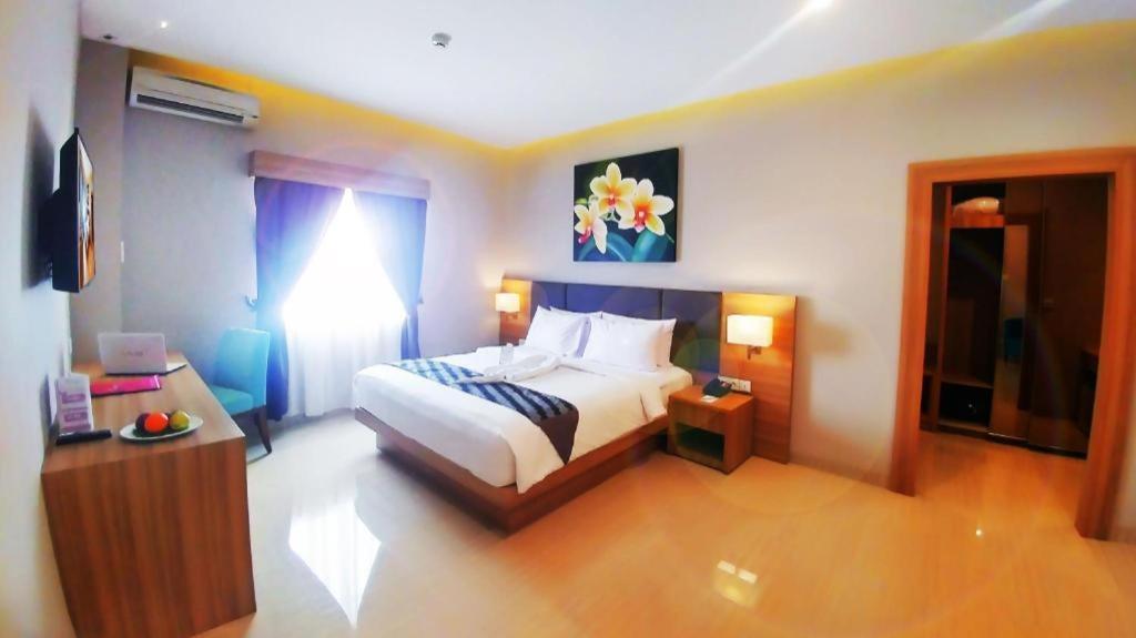 Orchardz Hotel Gajah Mada Понтіанак Екстер'єр фото